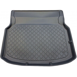 Guminis bagažinės kilimėlis GuardLiner 3D MERCEDES BENZ C-Klasė (W204) Sedan 2007-2014 (Galinės sėdynės nulenkiamos)